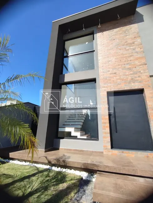Casa de Condomínio com 4 quartos para alugar, 280m2 em Sao Jose Dos Campos - SP - imagem 3 Foto 3 de Casa de Condomínio com 4 quartos para alugar, 280m2 em Sao Jose Dos Campos - SP