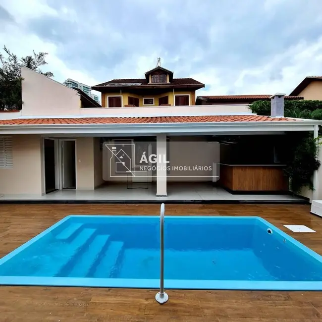 Casa de Condomínio com 4 quartos à venda, 360m2 em Sao Jose Dos Campos - SP - imagem 3 Foto 3 de Casa de Condomínio com 4 quartos à venda, 360m2 em Sao Jose Dos Campos - SP