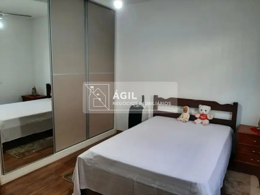 Foto 4 de Casa com 4 quartos à venda, 126m2 em Sao Jose Dos Campos - SP