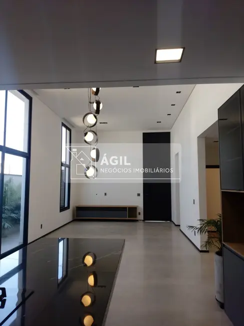 Foto 2 de Casa de Condomínio com 3 quartos à venda, 175m2 em Sao Jose Dos Campos - SP