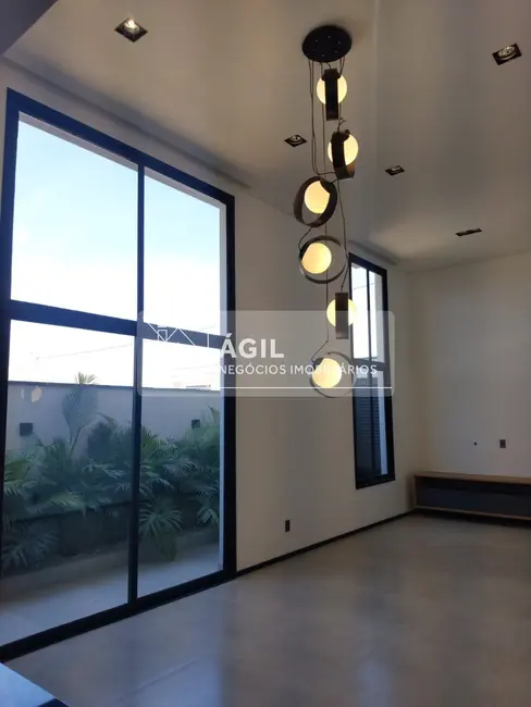 Foto 3 de Casa de Condomínio com 3 quartos à venda, 175m2 em Sao Jose Dos Campos - SP