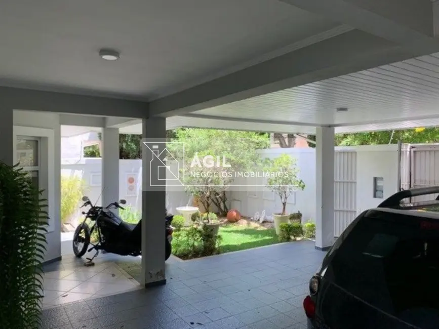 Foto 2 de Casa com 4 quartos à venda, 300m2 em Sao Jose Dos Campos - SP
