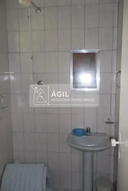 Foto 6 de Casa com 2 quartos à venda, 180m2 em Parque Santo Antônio, Jacarei - SP