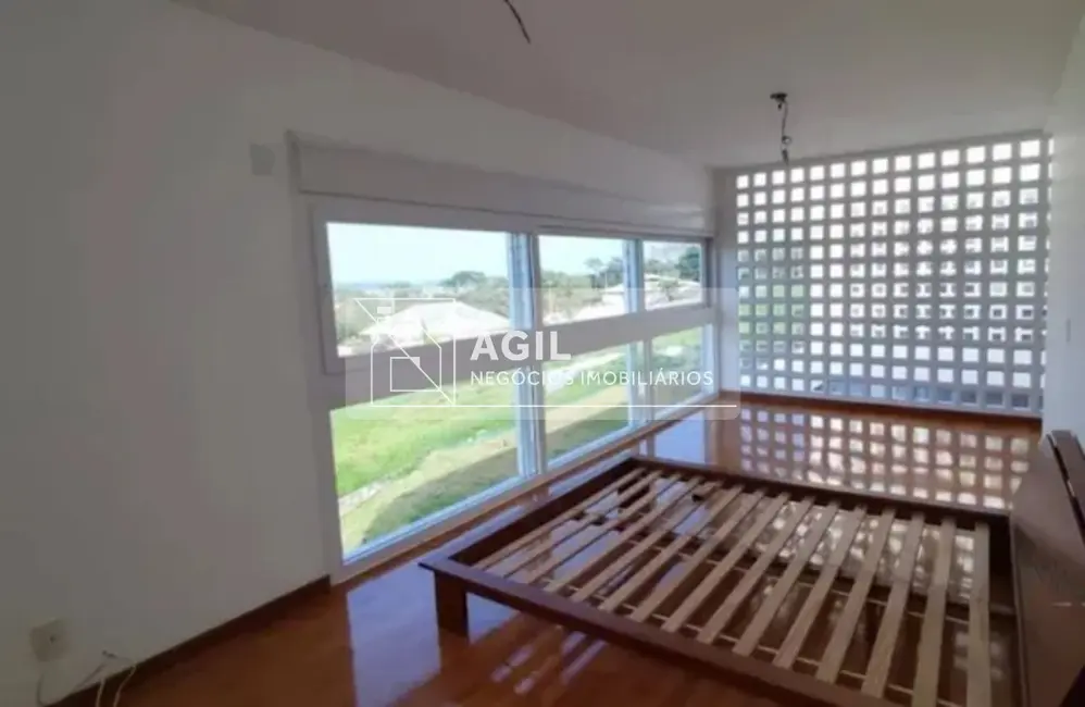 Foto 3 de Casa de Condomínio com 3 quartos à venda, 1127m2 em Sao Jose Dos Campos - SP