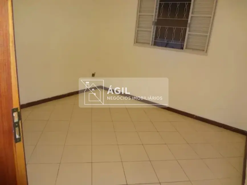 Casa com 4 quartos à venda, 182m2 em Sao Jose Dos Campos - SP - imagem 5 Foto 5 de Casa com 4 quartos à venda, 182m2 em Sao Jose Dos Campos - SP