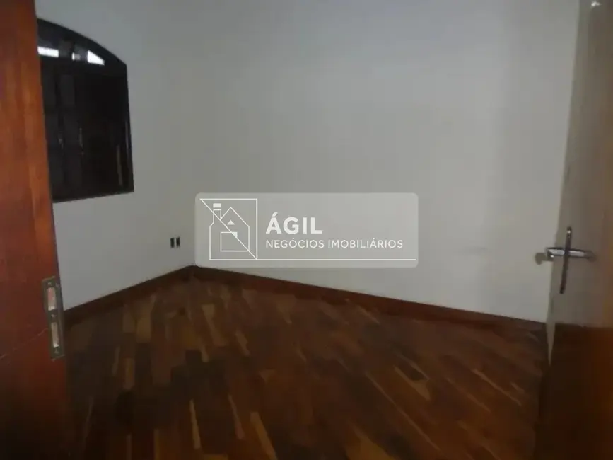 Casa com 4 quartos à venda, 182m2 em Sao Jose Dos Campos - SP - imagem 4 Foto 4 de Casa com 4 quartos à venda, 182m2 em Sao Jose Dos Campos - SP