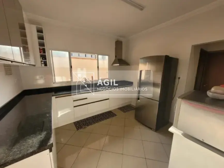 Casa com 4 quartos à venda, 182m2 em Sao Jose Dos Campos - SP - imagem 1 Foto 1 de Casa com 4 quartos à venda, 182m2 em Sao Jose Dos Campos - SP