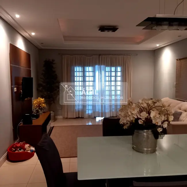 Foto 3 de Casa com 3 quartos à venda, 155m2 em Sao Jose Dos Campos - SP