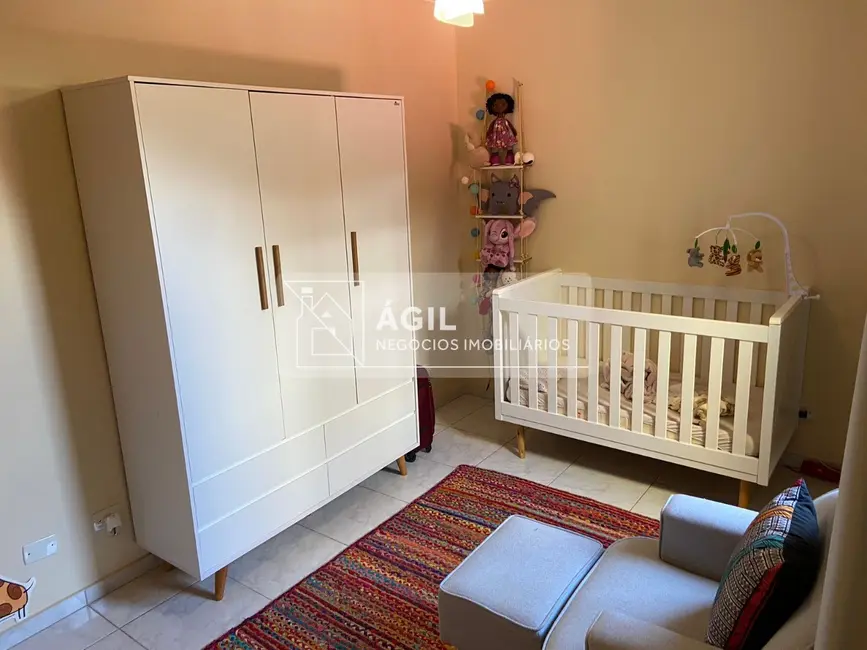 Foto 8 de Casa com 4 quartos à venda, 220m2 em Sao Jose Dos Campos - SP