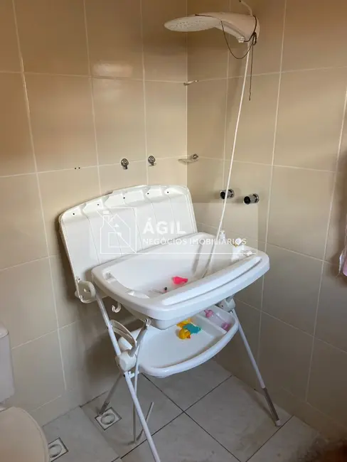 Foto 6 de Casa com 4 quartos à venda, 220m2 em Sao Jose Dos Campos - SP