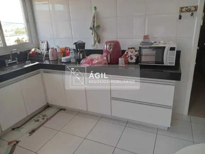 Foto 8 de Casa com 4 quartos à venda, 270m2 em Sao Jose Dos Campos - SP