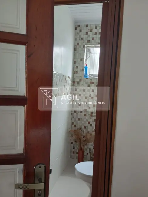 Foto 6 de Casa com 2 quartos à venda, 279m2 em Parque Santo Antônio, Jacarei - SP