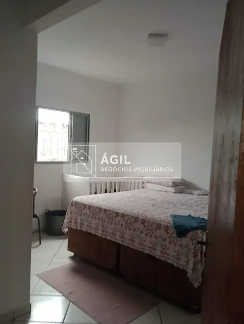 Foto 9 de Casa com 2 quartos à venda, 279m2 em Parque Santo Antônio, Jacarei - SP