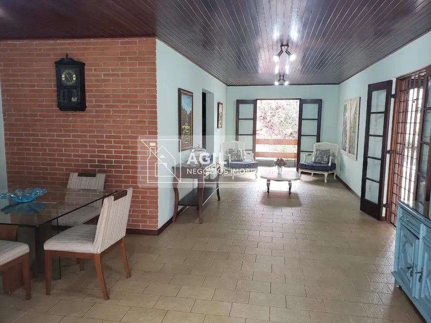 Casa com 6 quartos à venda, 400m2 em Sao Jose Dos Campos - SP - imagem 2 Foto 2 de Casa com 6 quartos à venda, 400m2 em Sao Jose Dos Campos - SP