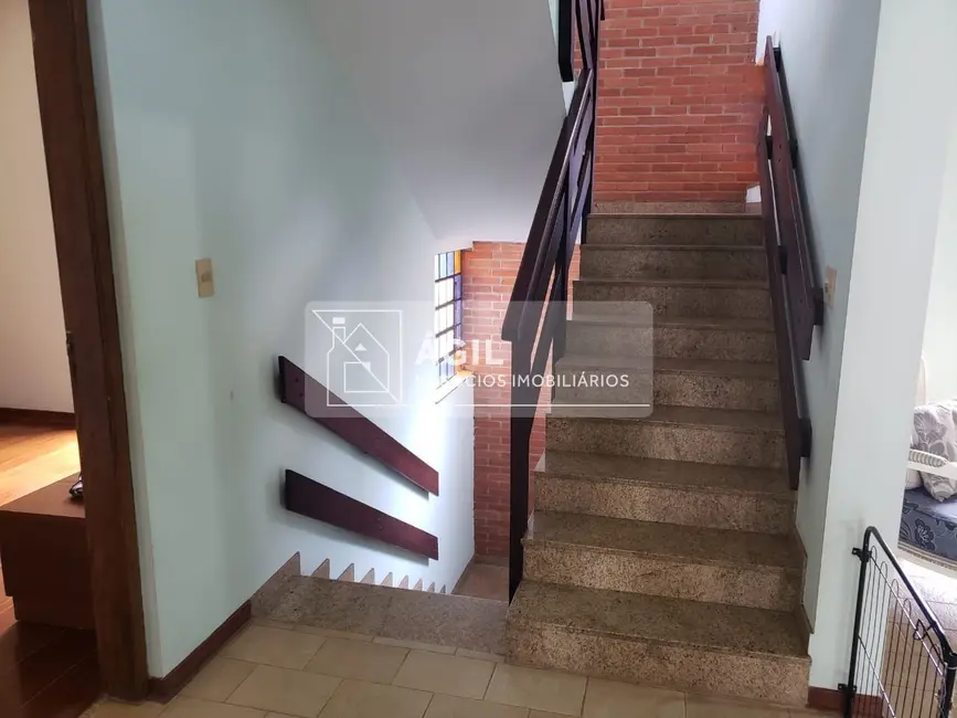 Casa com 6 quartos à venda, 400m2 em Sao Jose Dos Campos - SP - imagem 5 Foto 5 de Casa com 6 quartos à venda, 400m2 em Sao Jose Dos Campos - SP