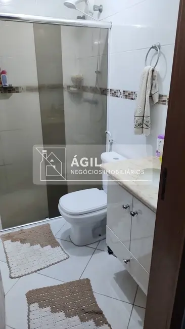 Foto 9 de Casa com 4 quartos à venda, 147m2 em Sao Jose Dos Campos - SP