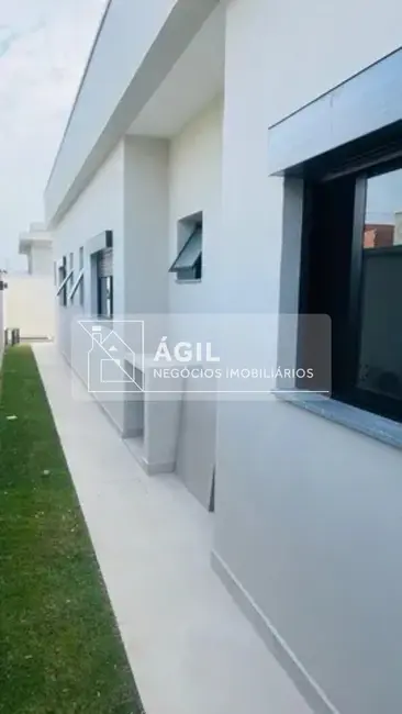 Foto 4 de Casa de Condomínio com 3 quartos à venda, 187m2 em Parque Residencial Maria Elmira, Cacapava - SP