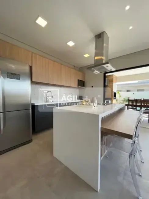 Foto 9 de Casa de Condomínio com 3 quartos à venda, 187m2 em Parque Residencial Maria Elmira, Cacapava - SP