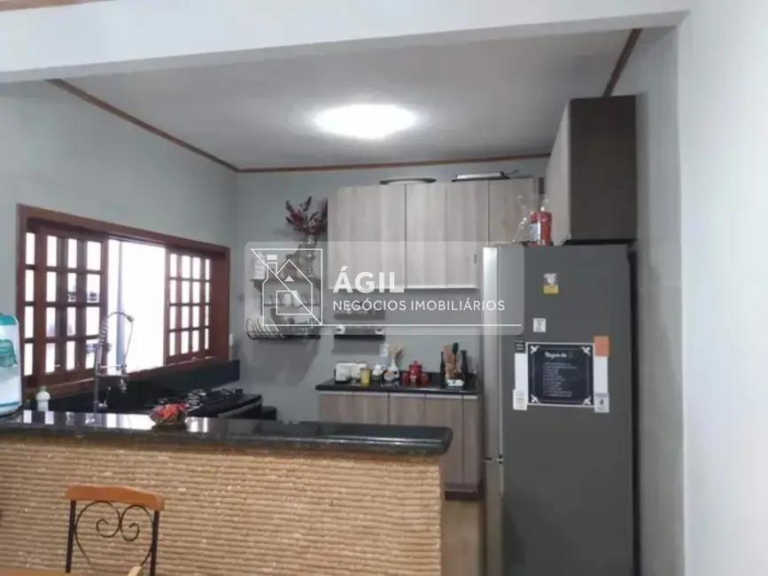 Foto 1 de Casa com 5 quartos à venda, 200m2 em Sao Jose Dos Campos - SP