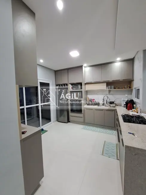 Casa com 3 quartos à venda, 162m2 em Sao Jose Dos Campos - SP - imagem 8 Foto 8 de Casa com 3 quartos à venda, 162m2 em Sao Jose Dos Campos - SP