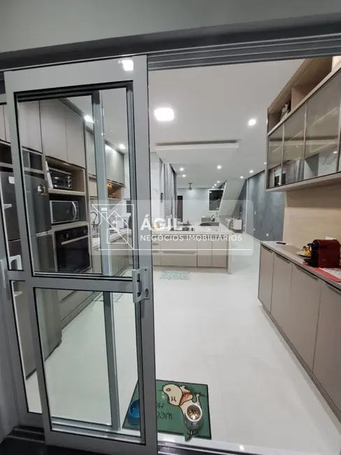 Casa com 3 quartos à venda, 162m2 em Sao Jose Dos Campos - SP - imagem 7 Foto 7 de Casa com 3 quartos à venda, 162m2 em Sao Jose Dos Campos - SP