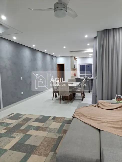 Casa com 3 quartos à venda, 162m2 em Sao Jose Dos Campos - SP - imagem 9 Foto 9 de Casa com 3 quartos à venda, 162m2 em Sao Jose Dos Campos - SP