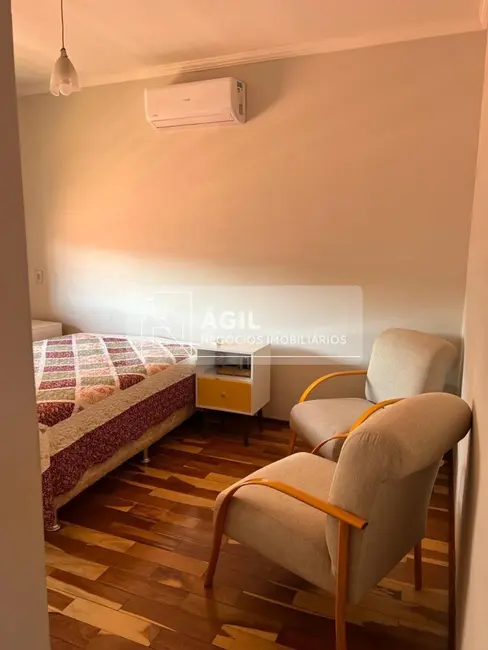 Foto 3 de Casa com 6 quartos à venda, 300m2 em Sao Jose Dos Campos - SP