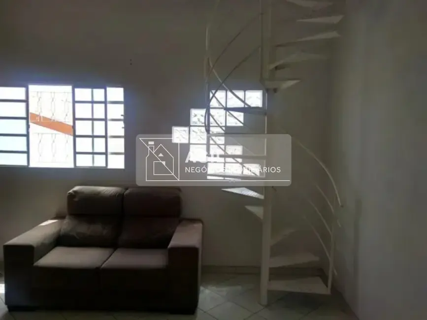 Foto 2 de Casa com 3 quartos à venda, 220m2 em Sao Jose Dos Campos - SP