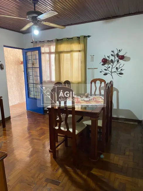 Casa com 3 quartos à venda, 200m2 em Sao Jose Dos Campos - SP - imagem 8 Foto 8 de Casa com 3 quartos à venda, 200m2 em Sao Jose Dos Campos - SP
