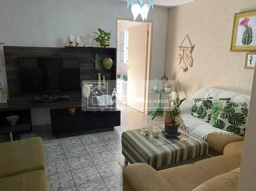 Casa com 3 quartos à venda, 200m2 em Sao Jose Dos Campos - SP - imagem 2 Foto 2 de Casa com 3 quartos à venda, 200m2 em Sao Jose Dos Campos - SP