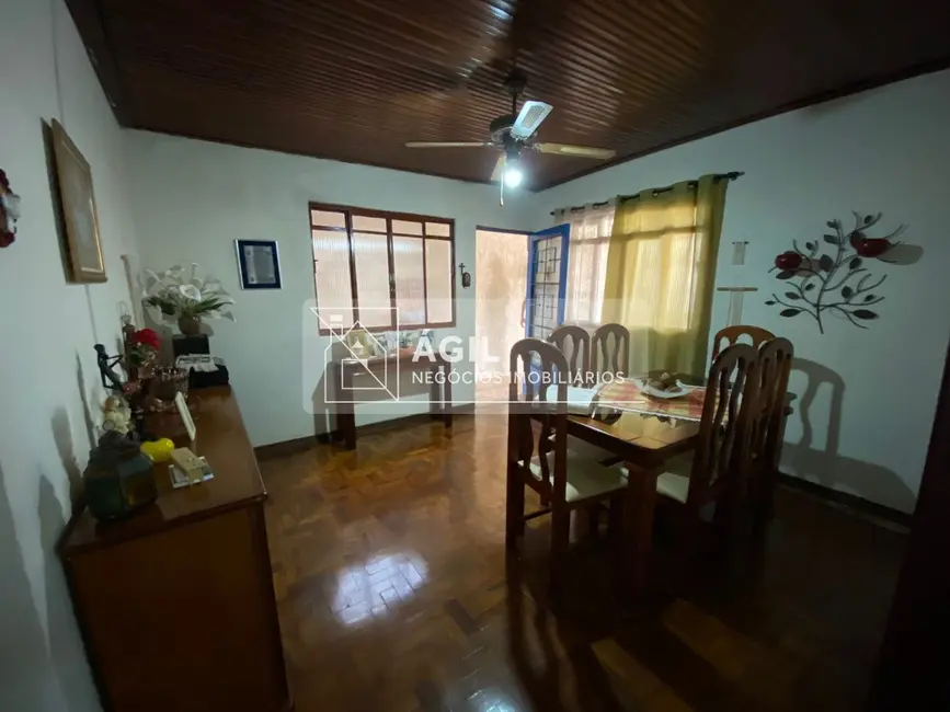 Casa com 3 quartos à venda, 200m2 em Sao Jose Dos Campos - SP - imagem 4 Foto 4 de Casa com 3 quartos à venda, 200m2 em Sao Jose Dos Campos - SP