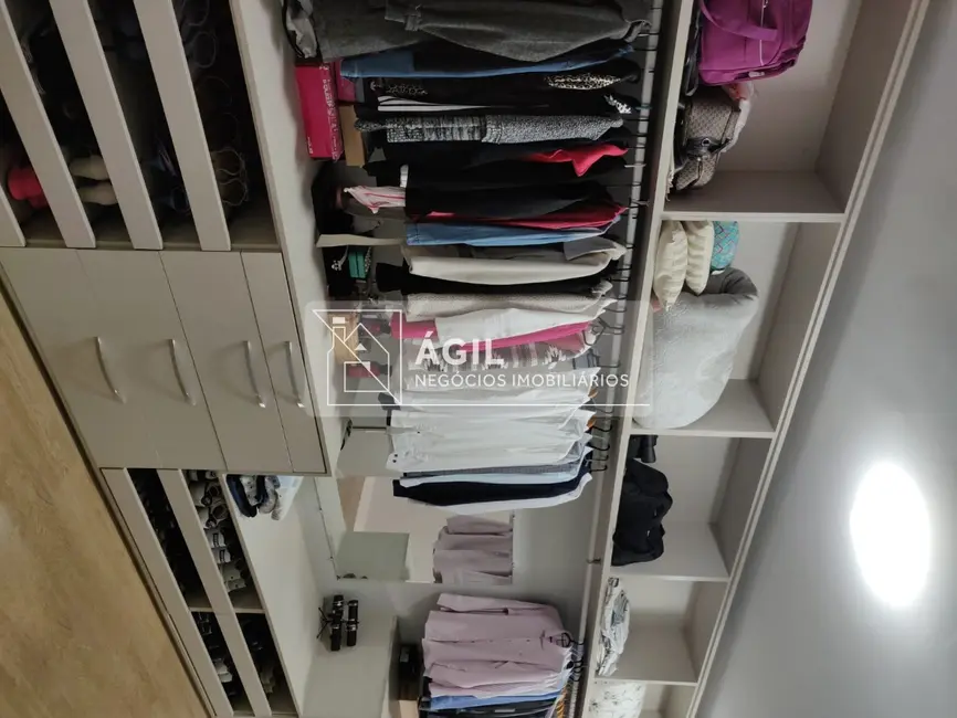 Foto 9 de Casa de Condomínio com 3 quartos à venda, 379m2 em Vila Zezé, Jacarei - SP