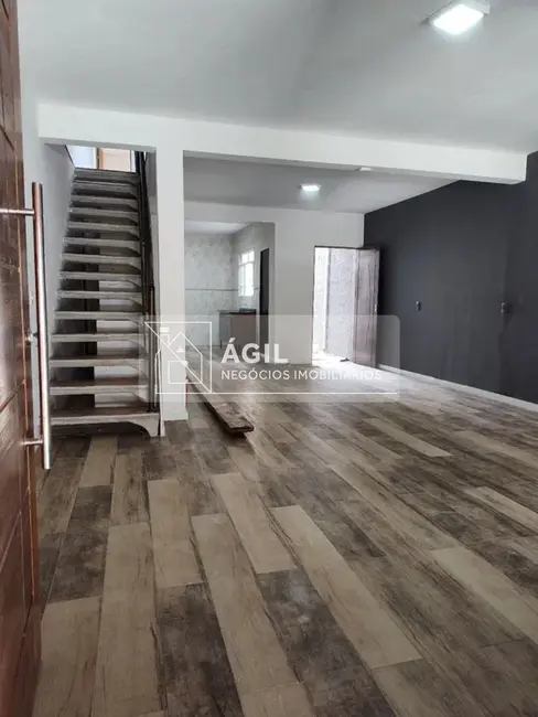 Foto 2 de Casa com 4 quartos à venda, 220m2 em Sao Jose Dos Campos - SP