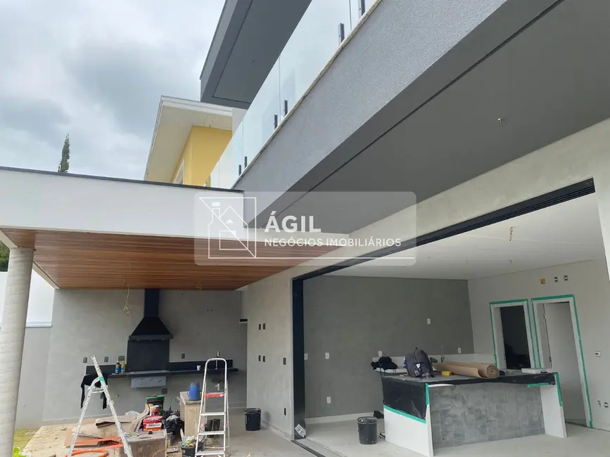 Casa de Condomínio com 4 quartos à venda, 375m2 em Sao Jose Dos Campos - SP - imagem 3 Foto 3 de Casa de Condomínio com 4 quartos à venda, 375m2 em Sao Jose Dos Campos - SP