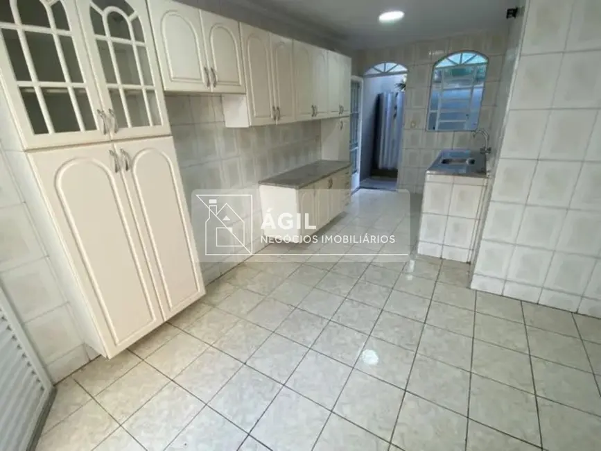 Casa com 5 quartos à venda, 250m2 em Sao Jose Dos Campos - SP - imagem 1 Foto 1 de Casa com 5 quartos à venda, 250m2 em Sao Jose Dos Campos - SP