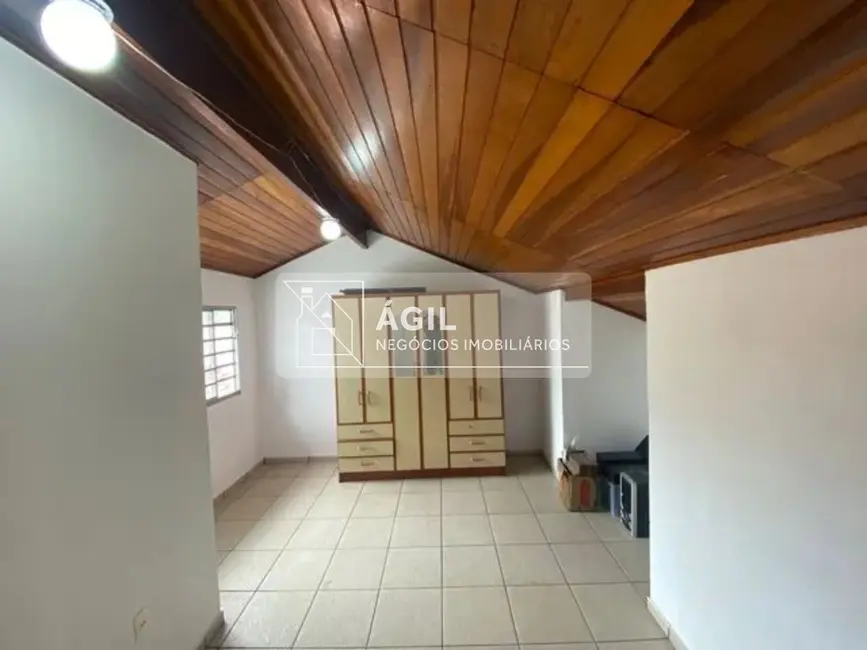 Casa com 5 quartos à venda, 250m2 em Sao Jose Dos Campos - SP - imagem 9 Foto 9 de Casa com 5 quartos à venda, 250m2 em Sao Jose Dos Campos - SP