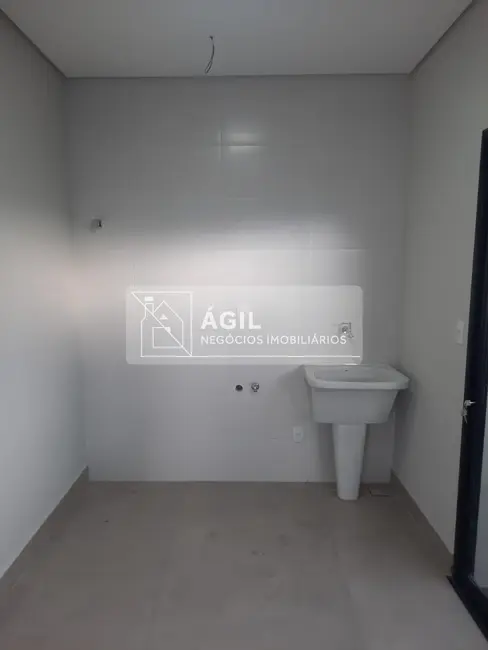 Casa de Condomínio com 3 quartos à venda, 250m2 em Sao Jose Dos Campos - SP - imagem 8 Foto 8 de Casa de Condomínio com 3 quartos à venda, 250m2 em Sao Jose Dos Campos - SP