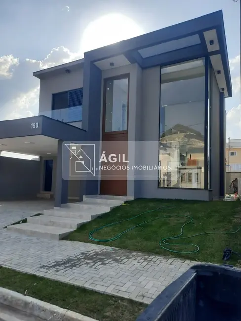 Casa de Condomínio com 3 quartos à venda, 250m2 em Sao Jose Dos Campos - SP - imagem 3 Foto 3 de Casa de Condomínio com 3 quartos à venda, 250m2 em Sao Jose Dos Campos - SP