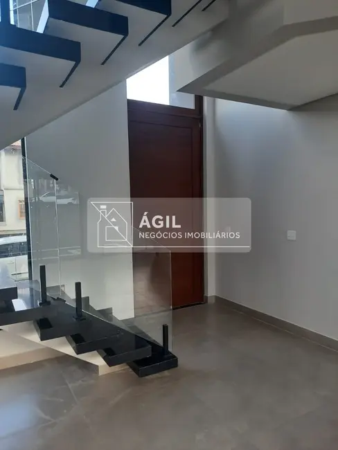 Casa de Condomínio com 3 quartos à venda, 250m2 em Sao Jose Dos Campos - SP - imagem 9 Foto 9 de Casa de Condomínio com 3 quartos à venda, 250m2 em Sao Jose Dos Campos - SP