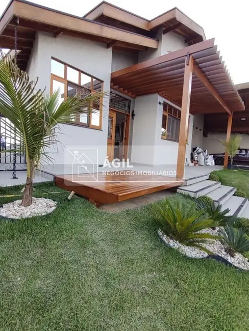 Casa de Condomínio com 3 quartos à venda, 298m2 em Sao Jose Dos Campos - SP - imagem 3 Foto 3 de Casa de Condomínio com 3 quartos à venda, 298m2 em Sao Jose Dos Campos - SP