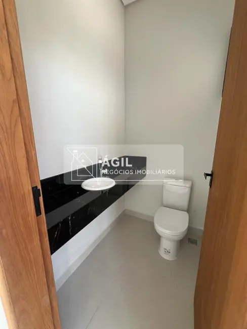 Foto 4 de Casa de Condomínio com 3 quartos à venda, 300m2 em Cacapava - SP