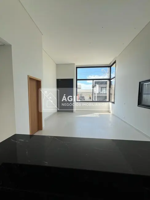 Foto 3 de Casa de Condomínio com 3 quartos à venda, 300m2 em Cacapava - SP