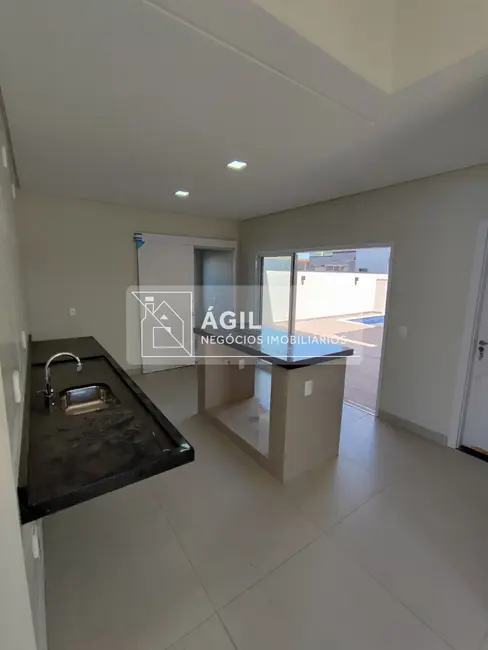 Foto 3 de Casa de Condomínio com 3 quartos à venda, 300m2 em Cacapava - SP