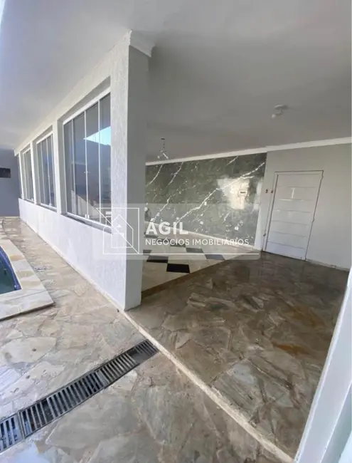 Foto 9 de Casa com 4 quartos à venda, 250m2 em Loteamento Villa Branca, Jacarei - SP