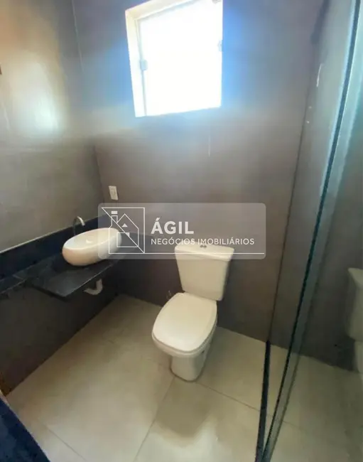 Foto 8 de Casa com 4 quartos à venda, 250m2 em Loteamento Villa Branca, Jacarei - SP