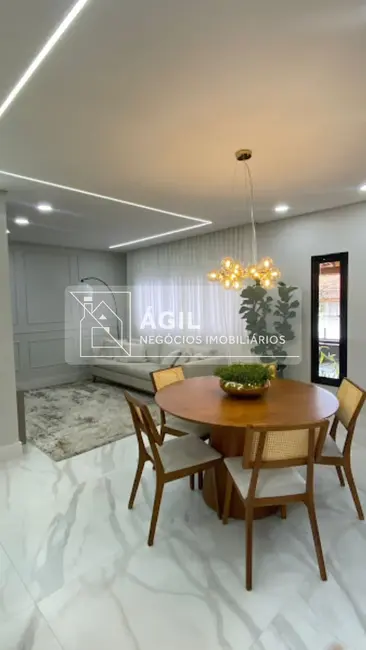 Casa com 3 quartos à venda, 210m2 em Sao Jose Dos Campos - SP - imagem 3 Foto 3 de Casa com 3 quartos à venda, 210m2 em Sao Jose Dos Campos - SP