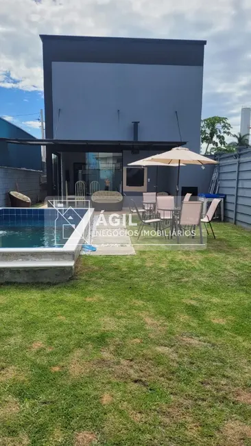 Foto 8 de Casa de Condomínio com 3 quartos à venda, 350m2 em Jardim Jacinto, Jacarei - SP