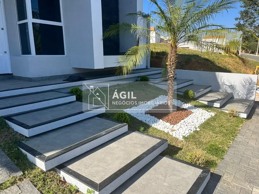 Foto 2 de Casa de Condomínio com 3 quartos à venda, 250m2 em Caçapava Velha, Cacapava - SP