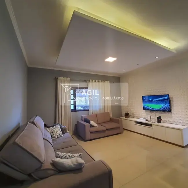 Foto 2 de Casa com 3 quartos à venda, 190m2 em Sao Jose Dos Campos - SP