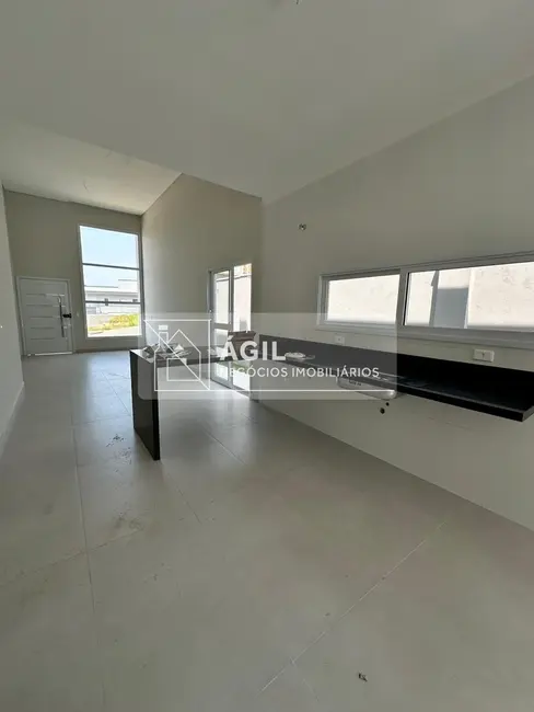 Foto 4 de Casa de Condomínio com 3 quartos à venda, 250m2 em Cacapava - SP